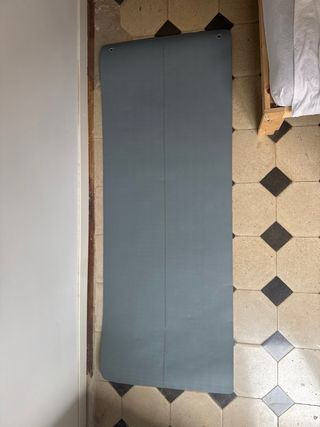 Esterilla yoga gris tórtola con correa