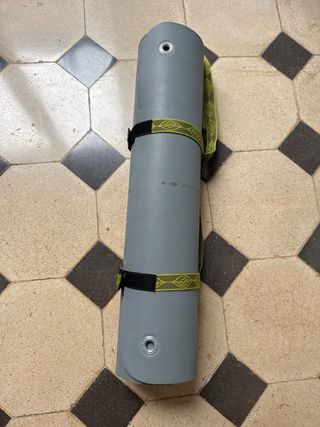 Esterilla yoga gris tórtola con correa