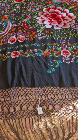 Manton de Manila bordado