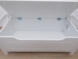 Banco baúl blanco para juguetes l