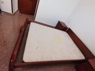Juego de Cama Completo, base, colchón y mesitas