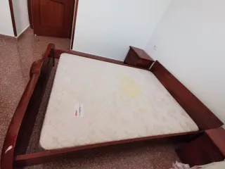 Juego de Cama Completo, base, colchón y mesitas