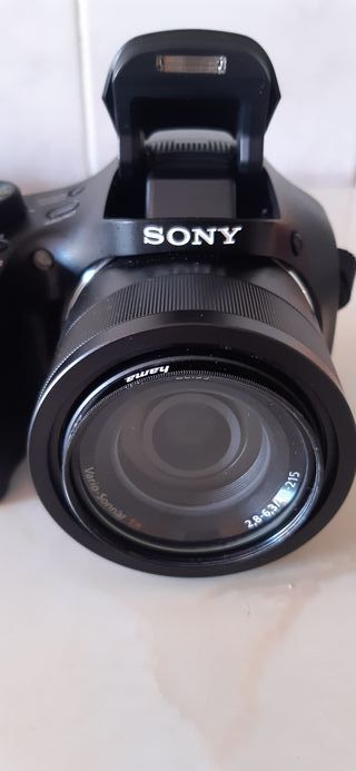Cámara Sony Compacta Negra + Accesorios