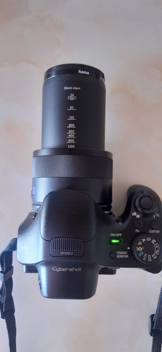 Cámara Sony Compacta Negra + Accesorios