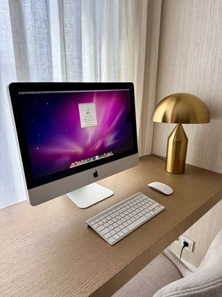Apple iMac 21.5 Plata
