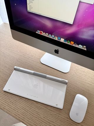 Apple iMac 21.5 Plata