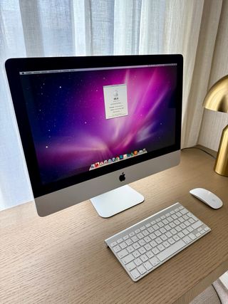 Apple iMac 21.5 Plata