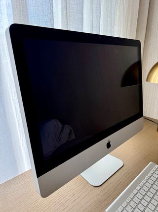 Apple iMac 21.5 Plata
