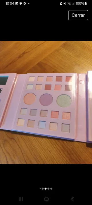 Paleta de maquillaje multicolor nueva