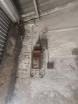 Local comercial en venta en El Turó de la Peira en Barcelona