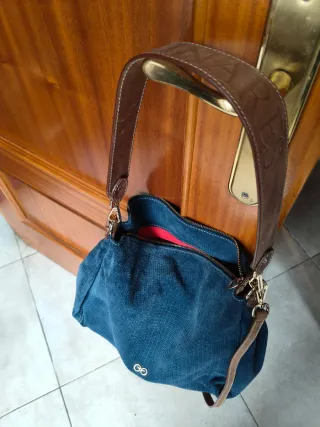 Bolso de tela ante azul