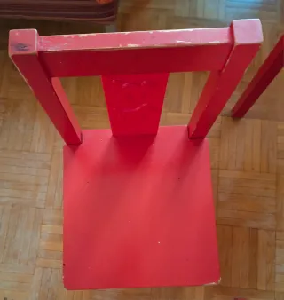 Regalo Escritorio infantil rojo ikea y silla