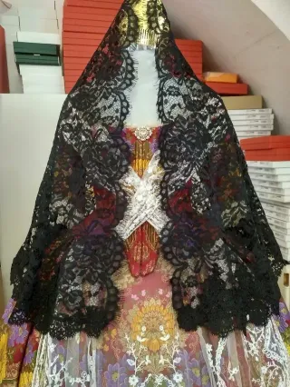 Mantilla Fallera Negra Encaje