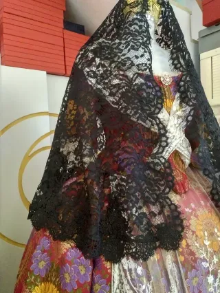 Mantilla Fallera Negra Encaje