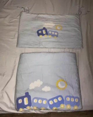 Lote cuna bebé: bolso, edredón, Chichonera, etc...