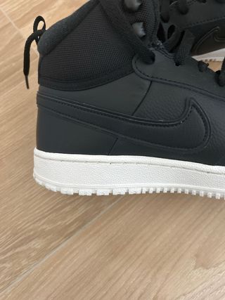 Zapatillas Nike Negras Talla 43. No tienen uso.
