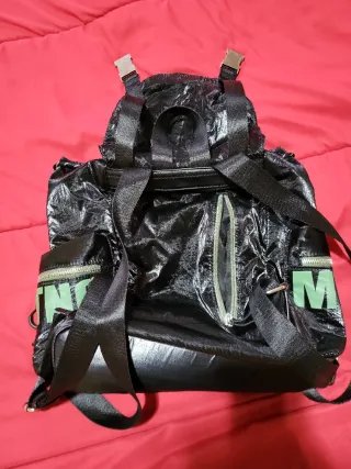 Mochila Mustang Negra y Verde