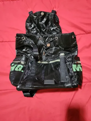 Mochila Mustang Negra y Verde