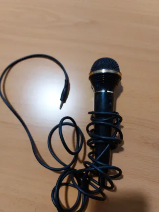 Micrófono Aiwa DM-H200 Negro y Dorado