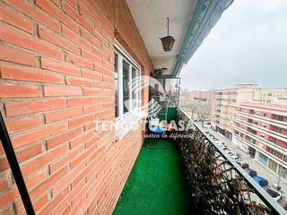 Piso en alquiler en Pueblo Nuevo en Madrid