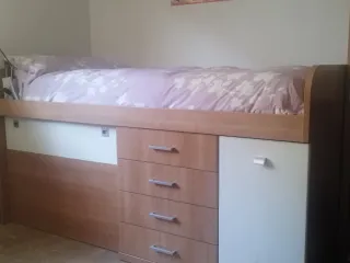 Cama con cajones y armario