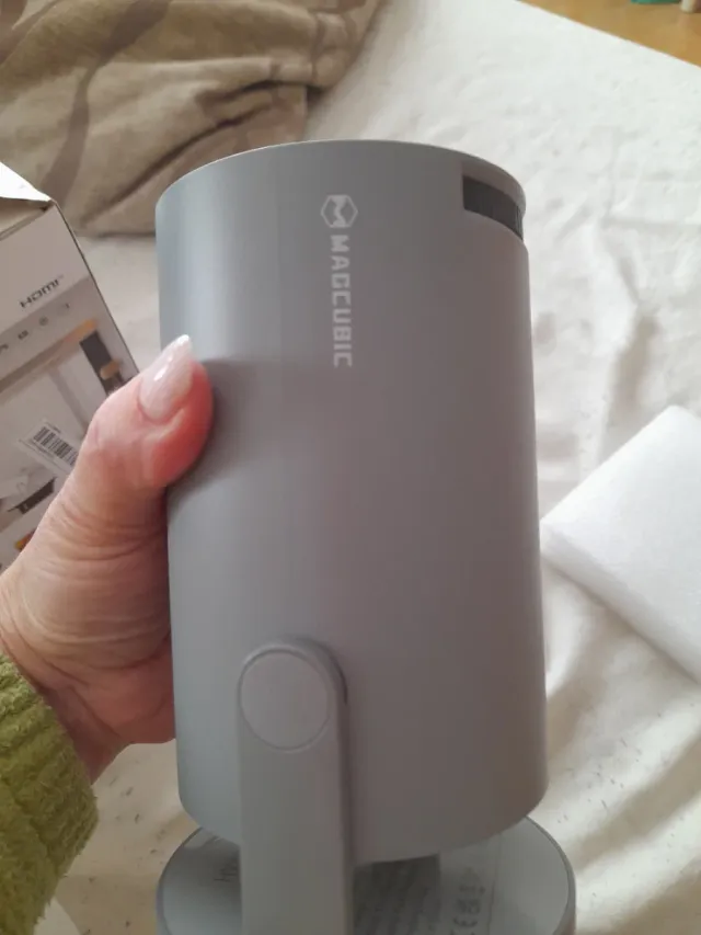 Proyector MAGCUBIC Wi-Fi Nuevo sin estrenar