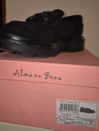 Mocasines Alma en Pena negros pedrería