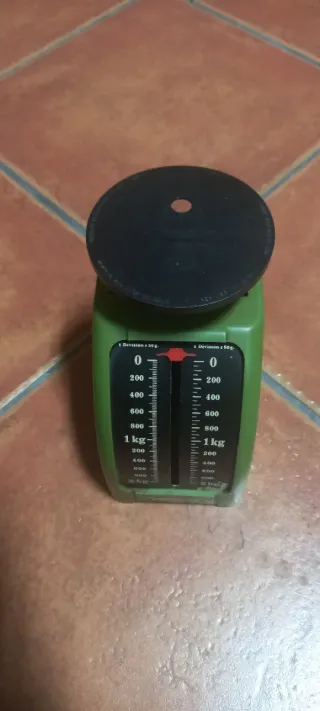 Báscula de cocina antigua hasta 2 kg