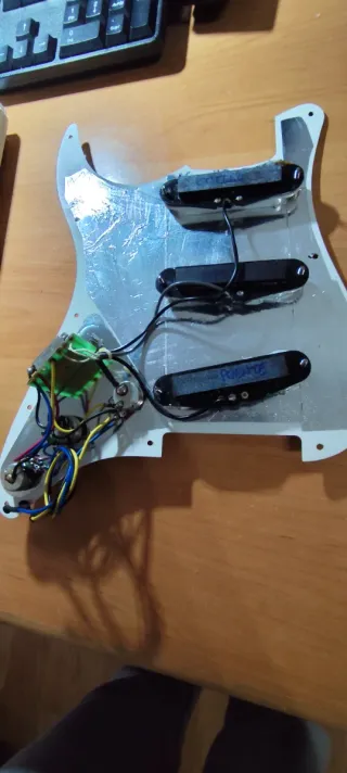 Golpeador Stratocaster Blanco