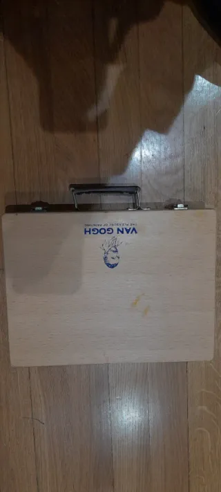 Caballete de madera y maleta de Van Gogh