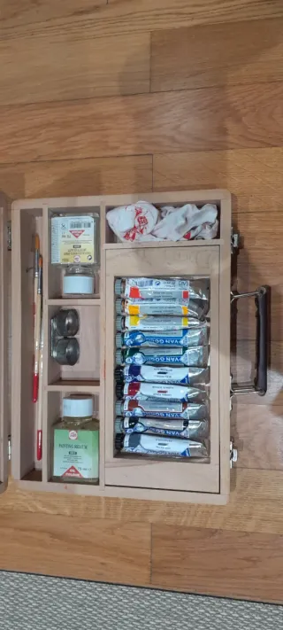 Caballete de madera y maleta de Van Gogh