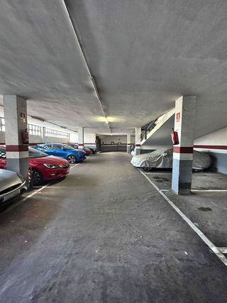 Garaje en venta en Can Serra en Hospitalet de Llobregat, L´