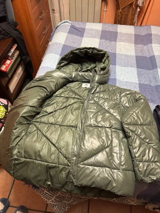 Abrigo acolchado verde militar
