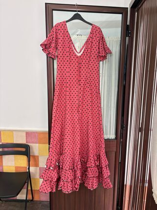 Traje de Flamenca Coral Lunares Negros