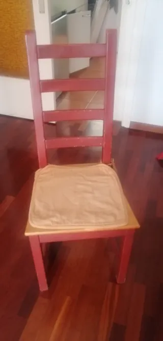 Sillas de madera natural