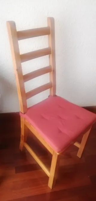 Sillas de madera natural