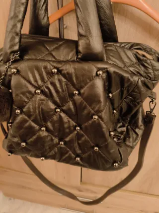 Borsa donna trapuntata con borchie
