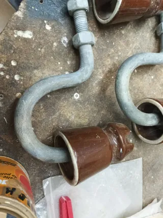 Aislador Cerámico Marrón