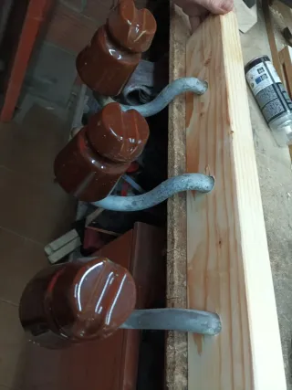 Aislador Cerámico Marrón