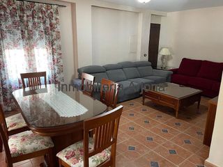 Casa adosada en alquiler en Lucena