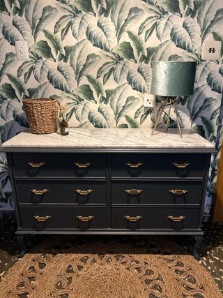 Cómoda antigua restaurada mármol