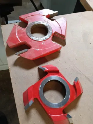 Lote 2 fresas para madera . Para francisco.