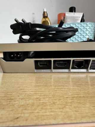 Consola PS4 Plata + Mando y Cables