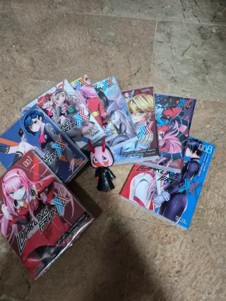 Manga completa Darling in the Franxx +figura