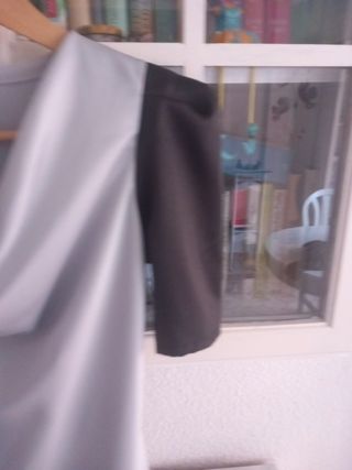 Vestido de fiesta gris