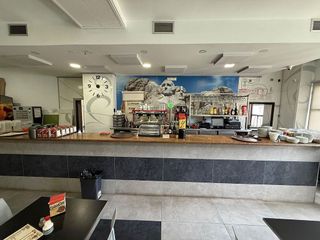 Local comercial en venta en San Luis en Almería