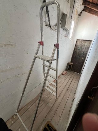 Escalera aluminio plegable