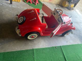 Coche eléctrico infantil rojo