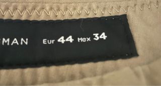 Pantalón beige hombre