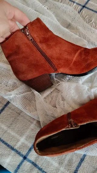 Botas de mujer Bimba y Lola Talla 38 .